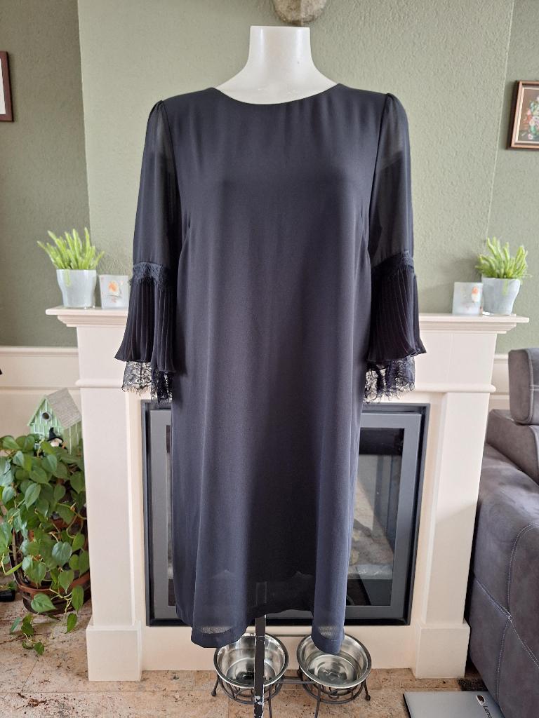 Atmos Fashion zwart trompet mouw jurk 38 M, Kleding | Dames, Jurken, Maat 38/40 (M), Verzenden, Zwart, Zo goed als nieuw
