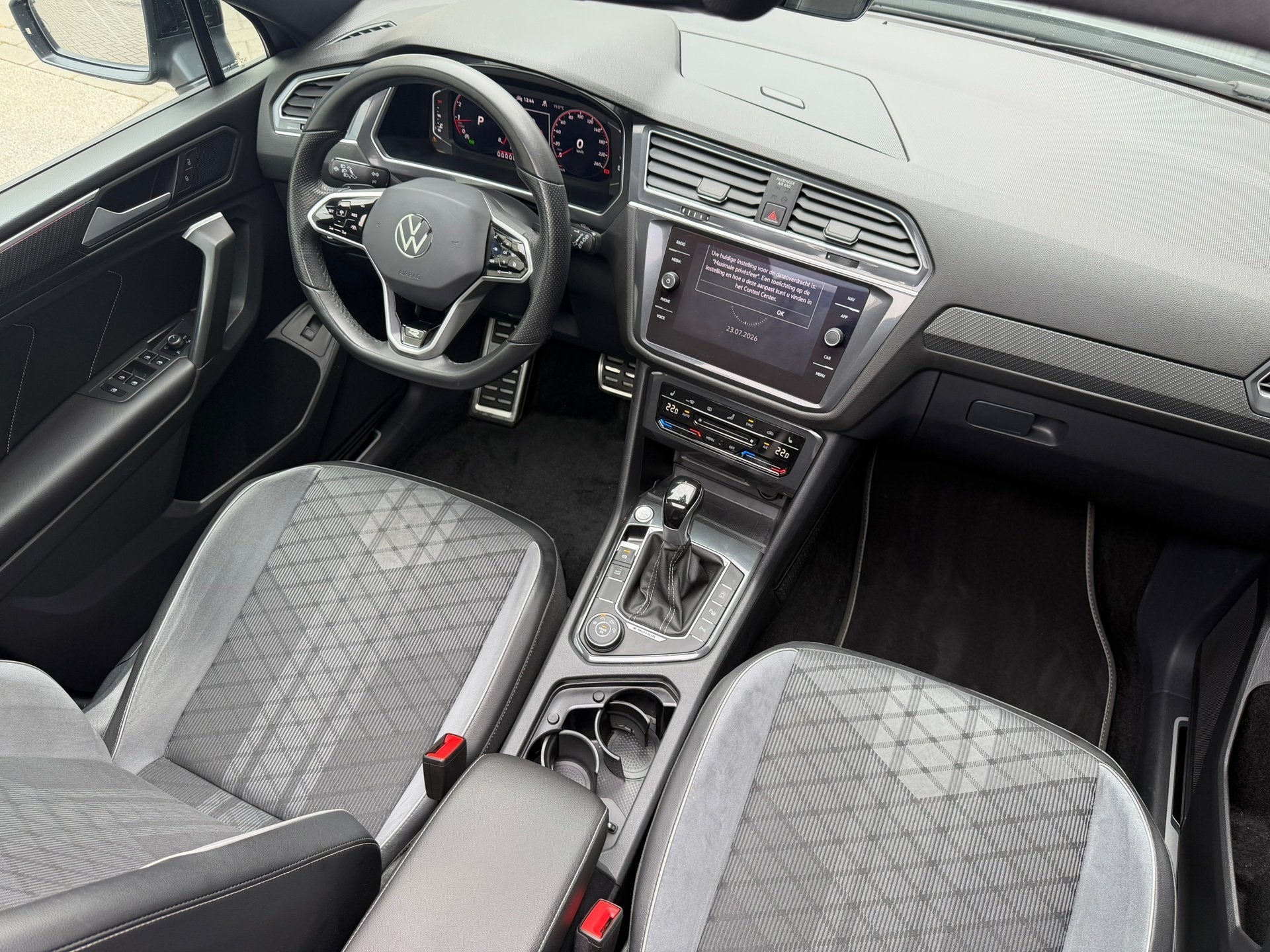 Volkswagen Tiguan AllSpace 2.0 TSI R-Line Edition - 7p 4Moti, Auto's, Automaat, Dealer onderhouden, 1984 cc, Origineel Nederlands