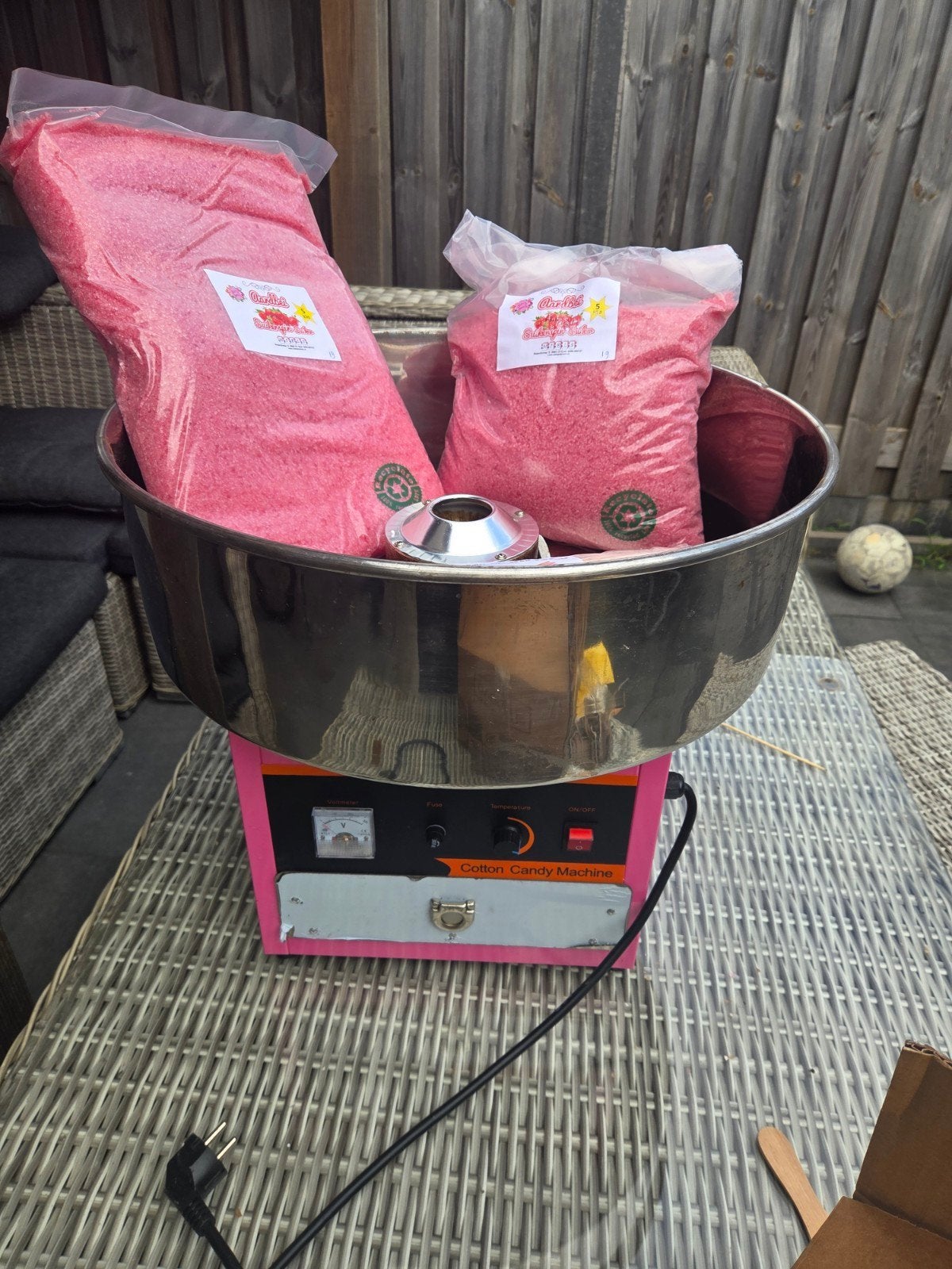 Suikerspin apparaat met 10kg suiker en 500 stokjes, Ophalen