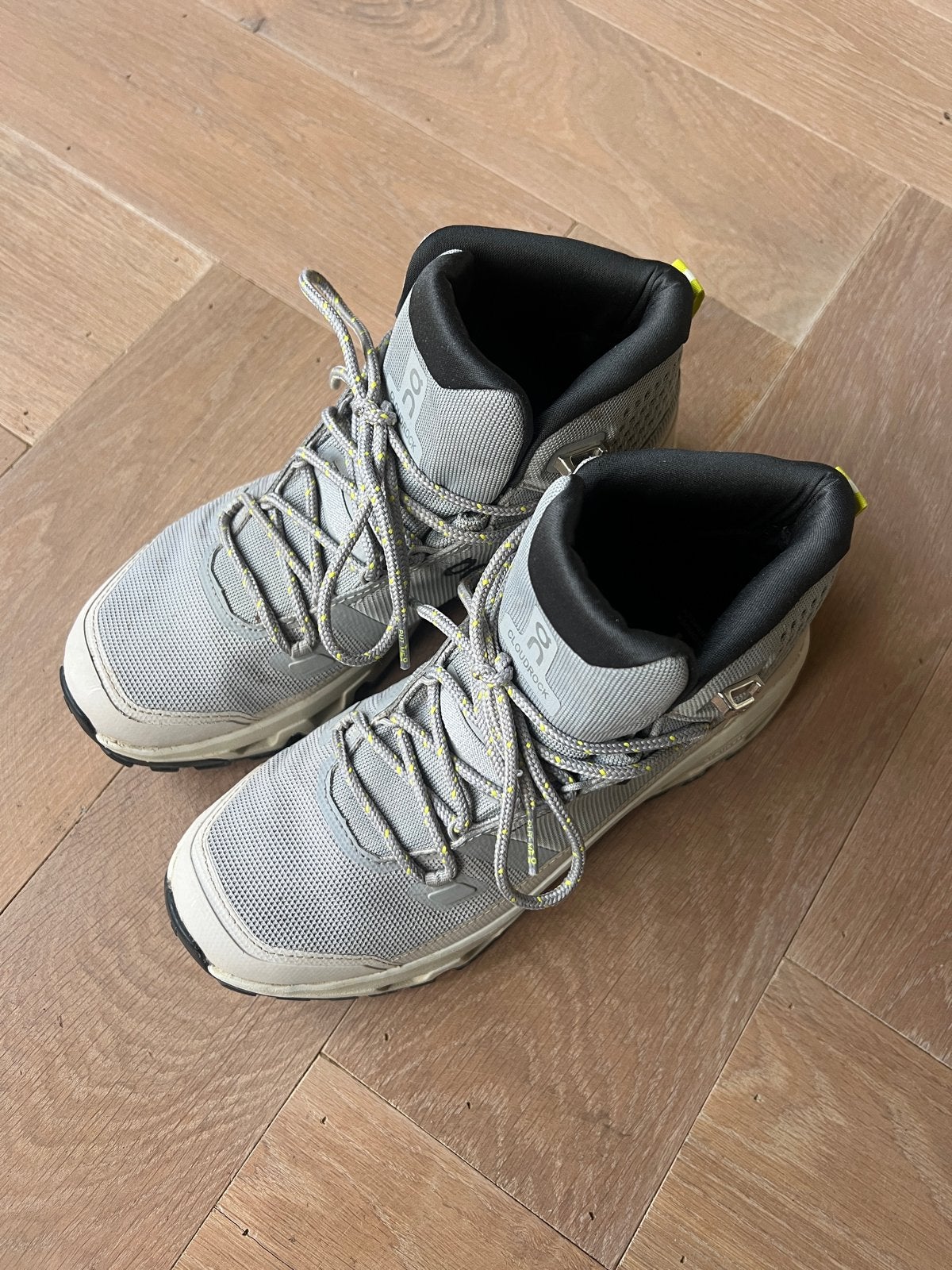 ON Cloudrock MID dames wandelschoen enkel hoog. Maat 38,5., Ophalen of Verzenden, Zo goed als nieuw, Schoenen