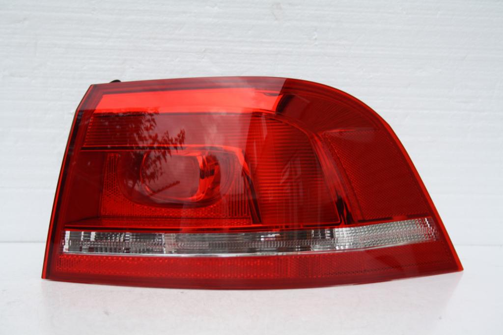 Achterlicht VW Passat Variant B7 rechts 3AF 945 096G MOOI !, Ophalen of Verzenden