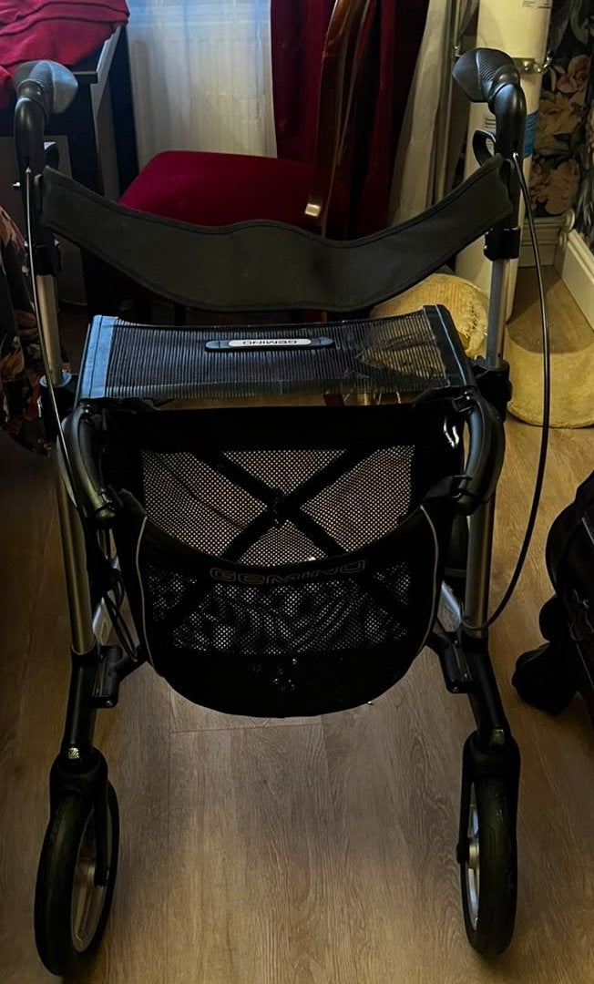 Rollator GEMINO 30m lichtgewicht, Ophalen, Lichtgewicht, Zo goed als nieuw