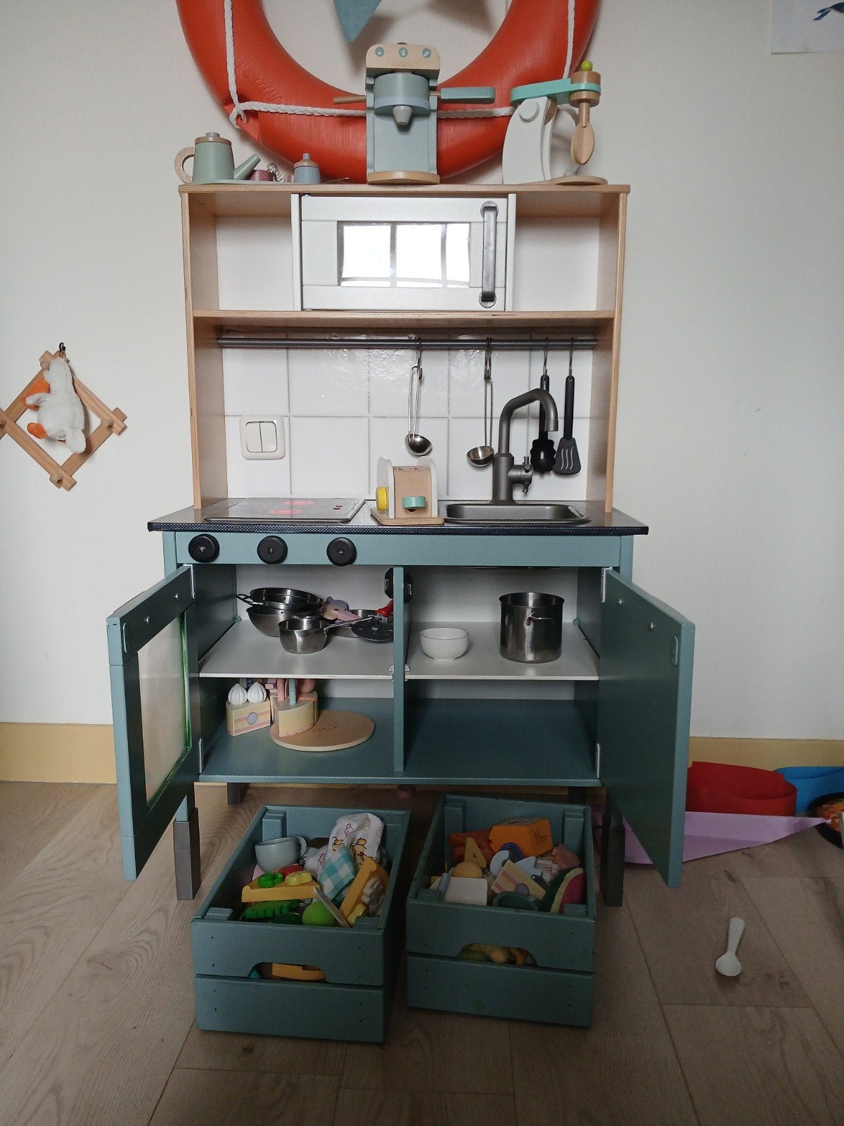 Aangepast ikeakeukentje met accesoires, Kinderen en Baby's, Ophalen of Verzenden, Gebruikt, Speelkeuken