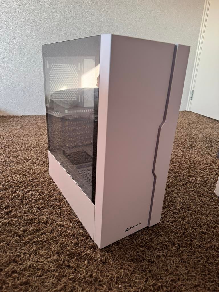 ATX Semi-Tower Box Sharkoon Rgb Slider, Computers en Software, Computerbehuizingen, Ophalen of Verzenden, Zo goed als nieuw
