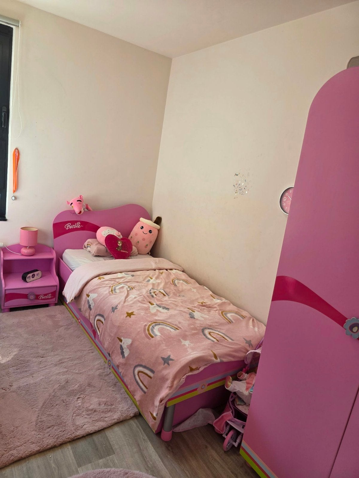 Foto 3 van Complete Barbie meisjes slaapkamer set
