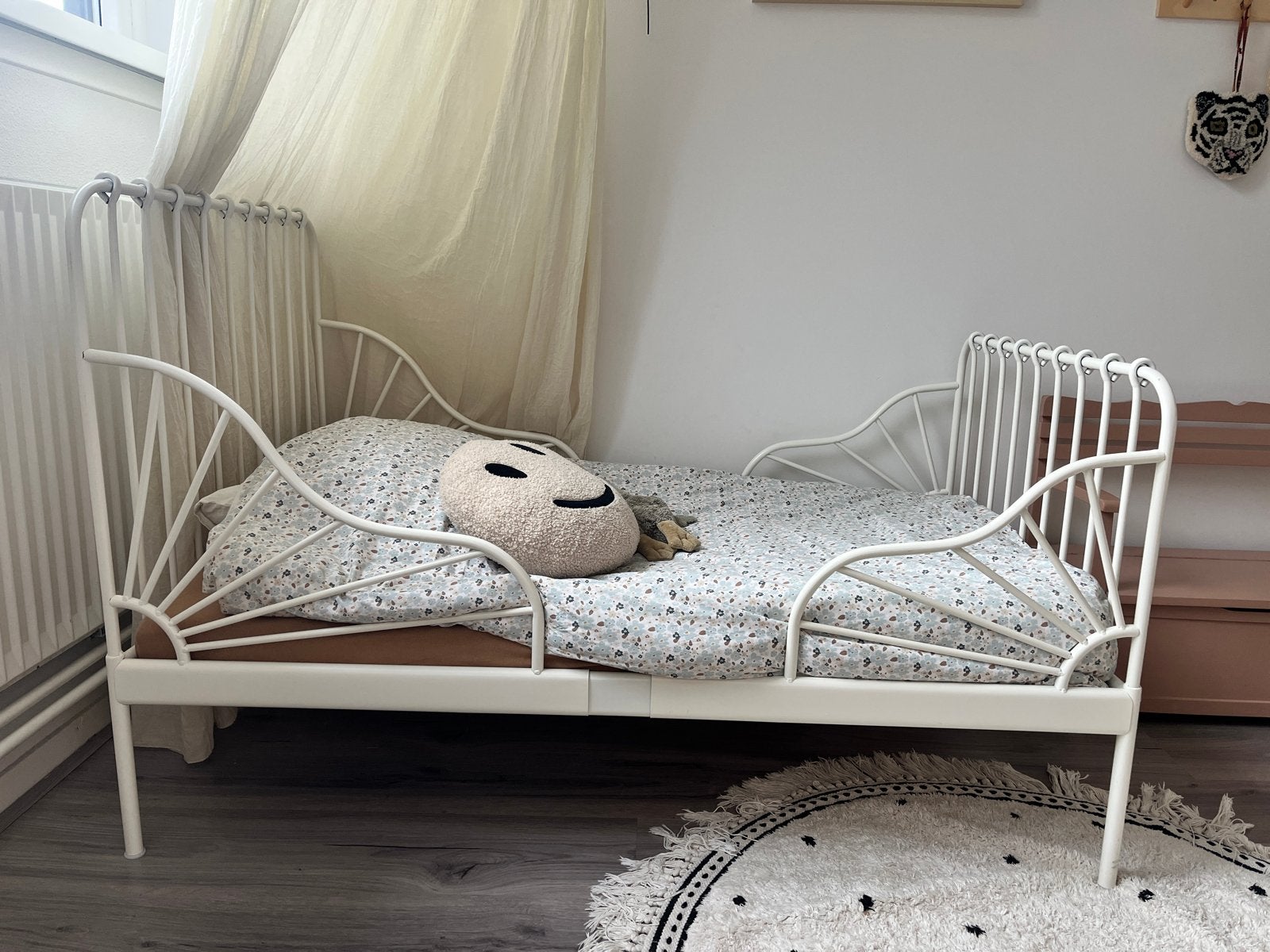 IKEA Minnen uitschuifbaar kinderbed - wit, Ophalen, 70 tot 85 cm, Zo goed als nieuw, Lattenbodem