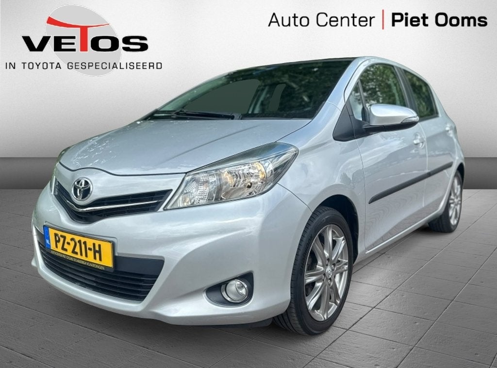 Toyota Yaris 1.3 VVT-i Dynamic Panoramadak (bj 2012), Auto's, Toyota, Te koop, Yaris, ABS, Achteruitrijcamera, Airbags, Airconditioning