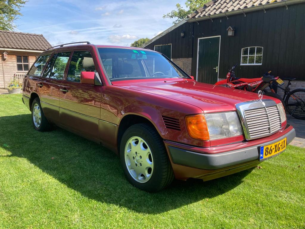 Mercedes-Benz 200-Serie 3.0 300 TD Turbo Oxykat AUT 1991, Auto's, Mercedes-Benz, Automaat, Zwart, 2996 cc, Stationwagon