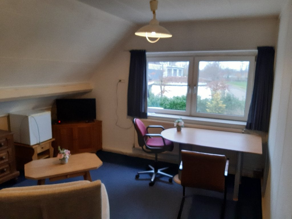 kamer  teuge 650 euro all in per direct  20 m2 1e verd