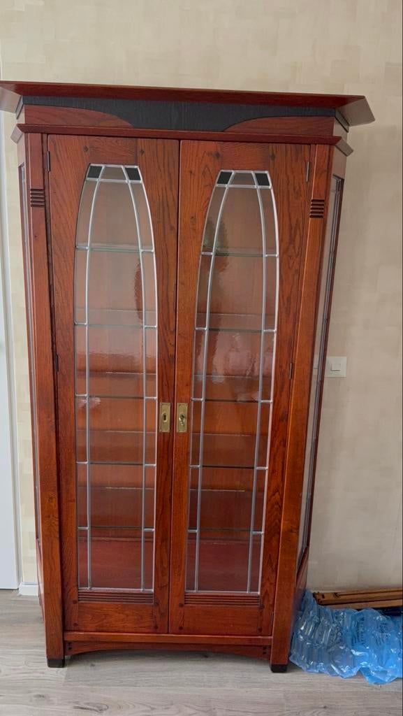Diverse meubels: vitrinekast, kledingkast, salontafel, Huis en Inrichting, Complete inboedels, Ophalen of Verzenden
