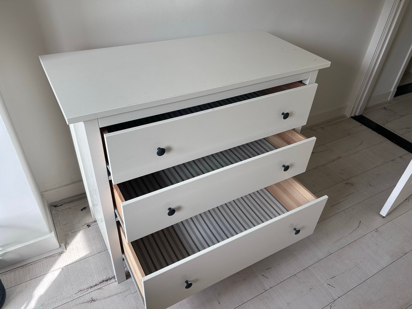 Witte ladekast met 3 laden (ikea), Ophalen, Gebruikt, 100 tot 150 cm, 50 tot 100 cm
