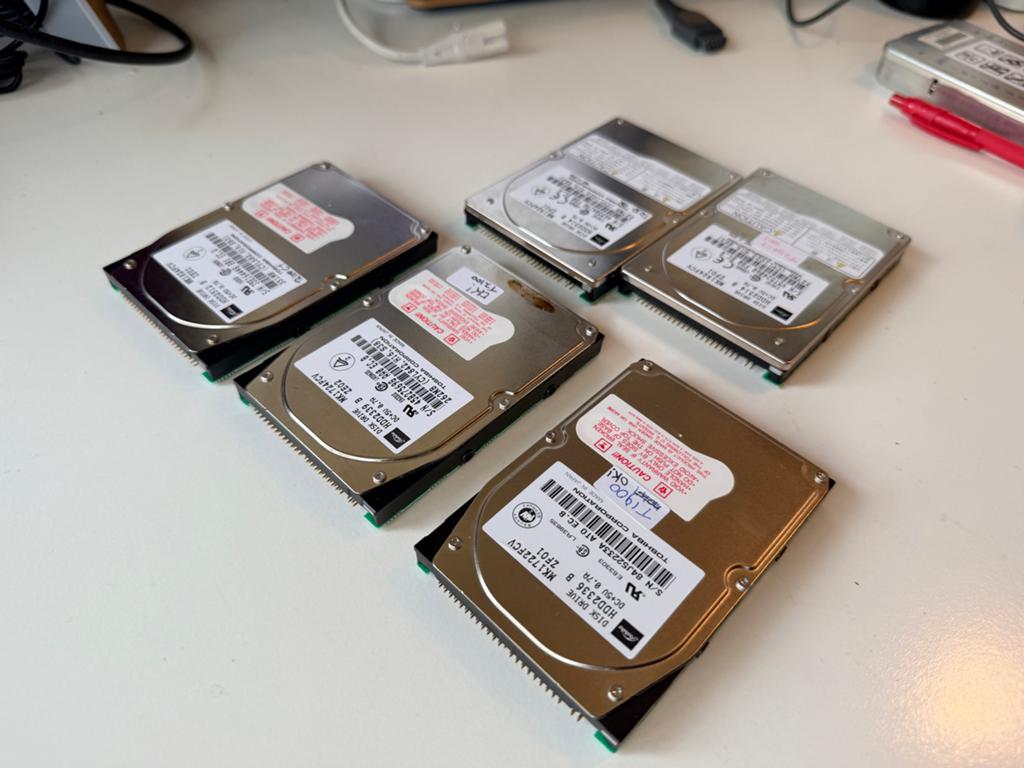 5x Toshiba 2.5” IDE harde schijven – getest – retro laptop, Ophalen of Verzenden