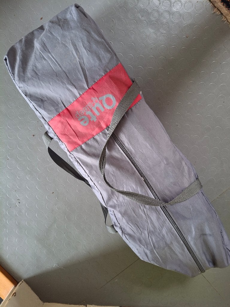 Campingbedje, Kinderen en Baby's, Ophalen of Verzenden, Zo goed als nieuw, Reisbedje