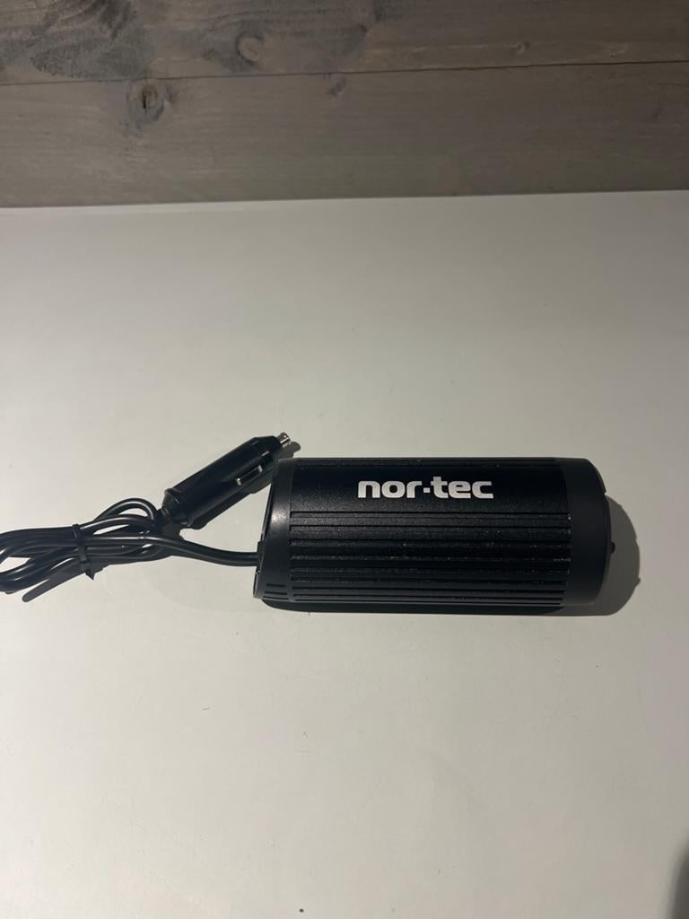 Nor-Tec Omvormer 12V naar 230V met USB, N, N, Ophalen of Verzenden, Zo goed als nieuw