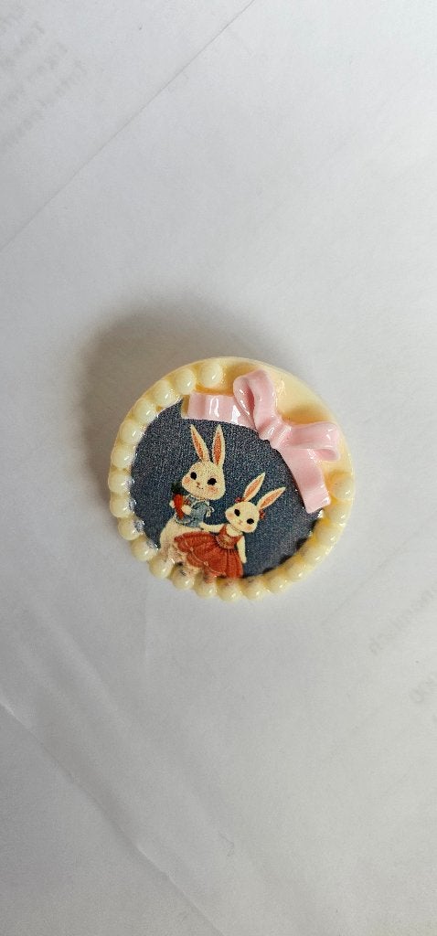 vintage bunny brosche, Ophalen of Verzenden, Nieuw, Zilver, Overige materialen