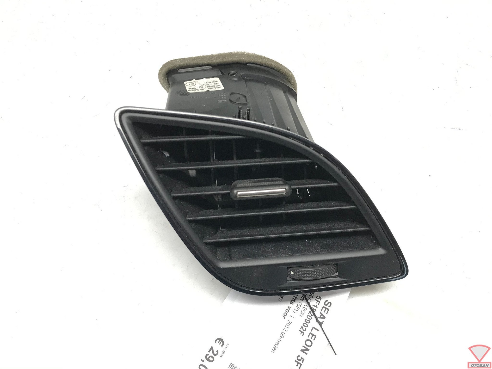 Seat Leon 5F Luchtrooster Rechts Voor Dashboard 5F1820902F, Gebruikt, Autovia A-2, Km 585 585
08760  Martorell, ES, Ophalen of Verzenden