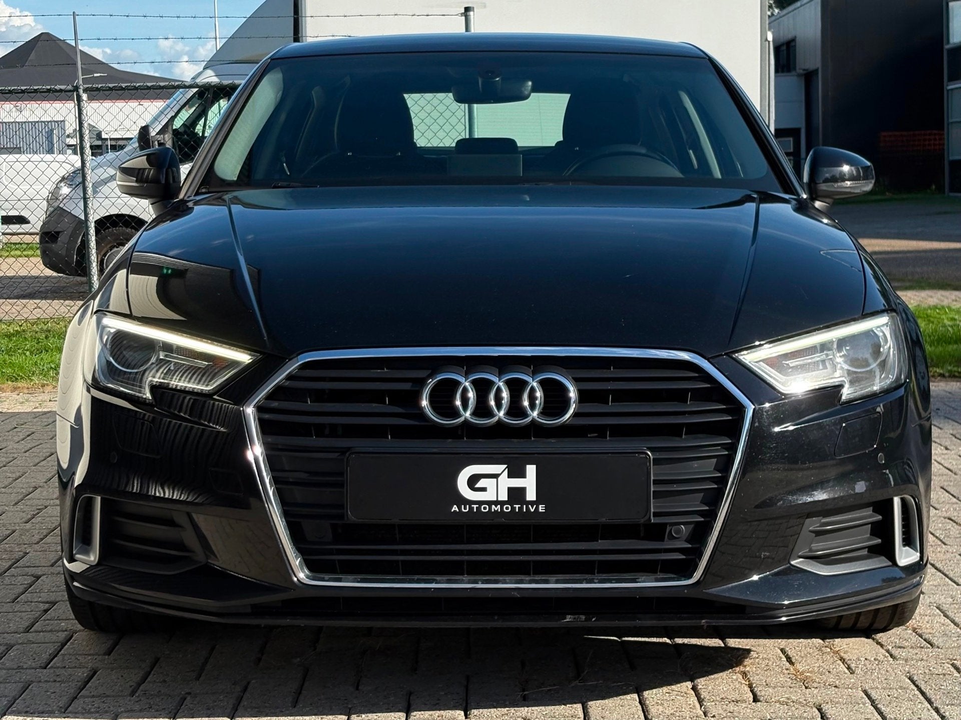 Audi A3 Limousine 30 TFSI Pro Line, Auto's, Dealer onderhouden, Stof, Gebruikt, Zwart