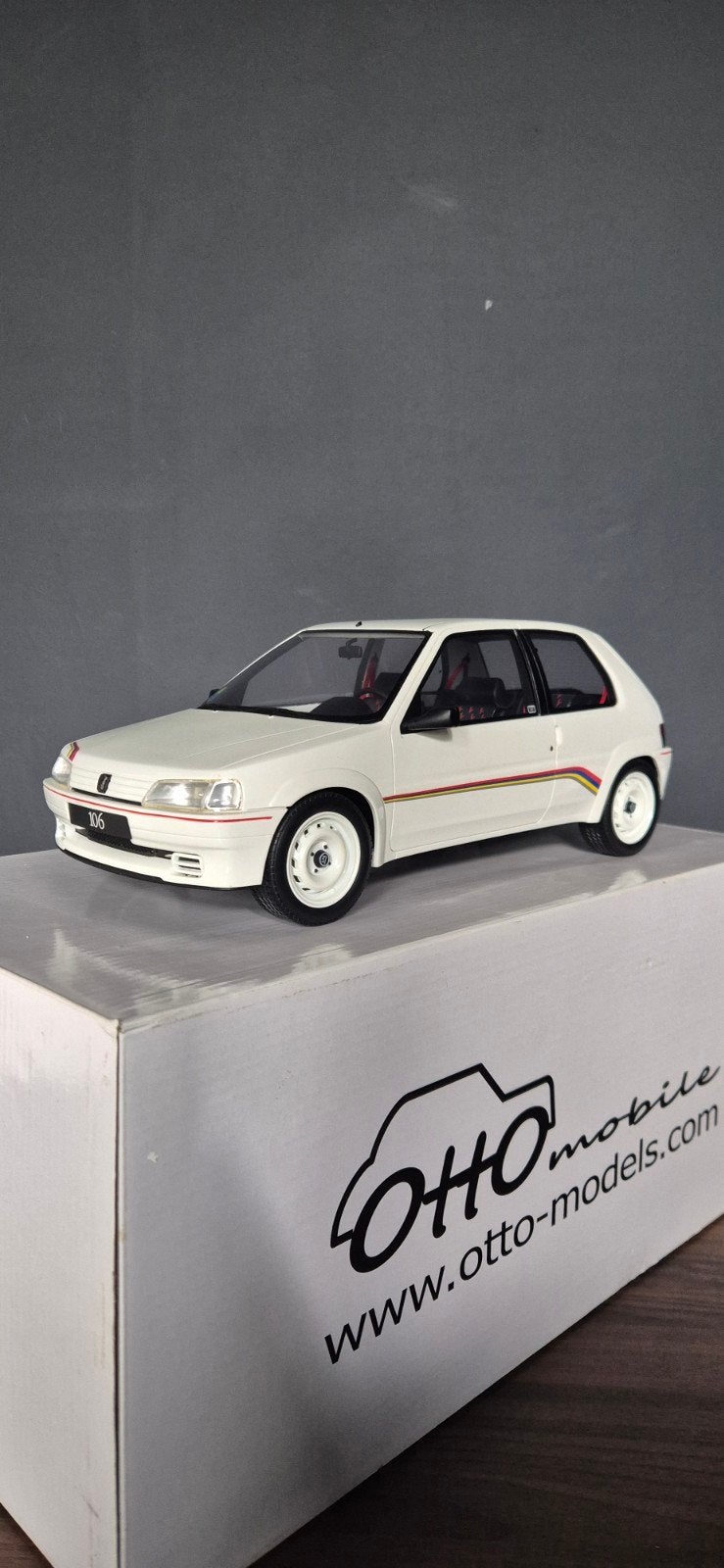 Peugeot 106 Rallye S1 Ottomobile 1:12, Hobby en Vrije tijd, Modelauto's | 1:5 tot 1:12, Ophalen of Verzenden, Zo goed als nieuw