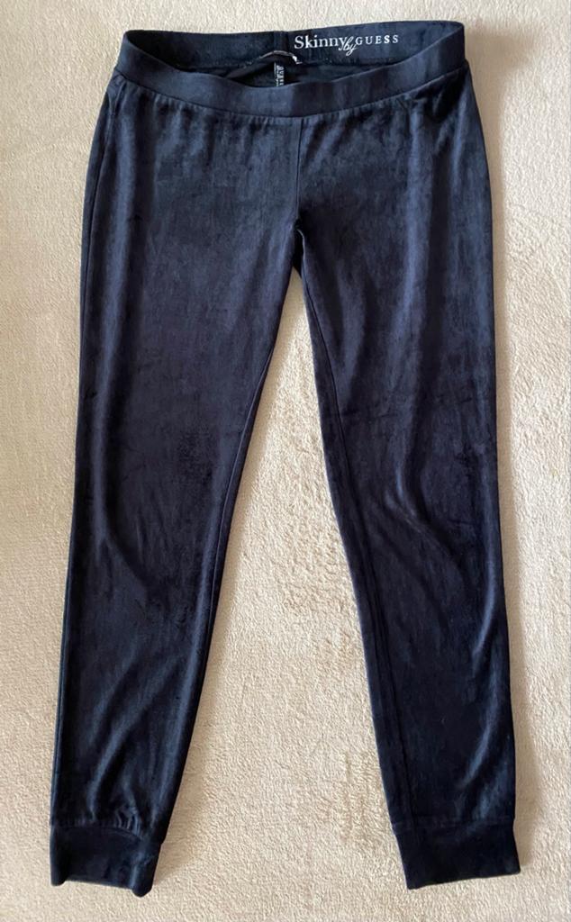 Skinny Guess Fluwelen Broek - Maat L  zgan, Zwart, Maat 42/44 (L), Ophalen of Verzenden, Zo goed als nieuw