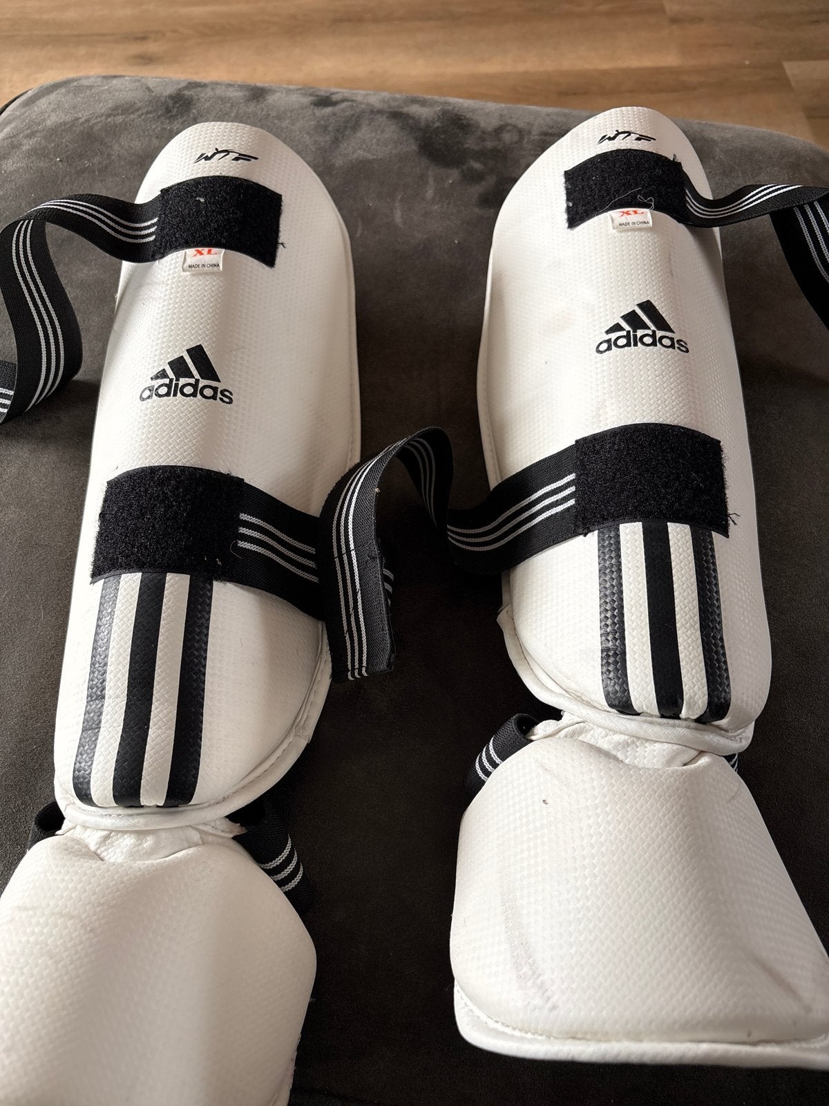 Adidas scheenbeschermers en Matsuru handschoenen, Sport en Fitness, Gebruikt, Overige, Maat XL, Vechtsportbescherming