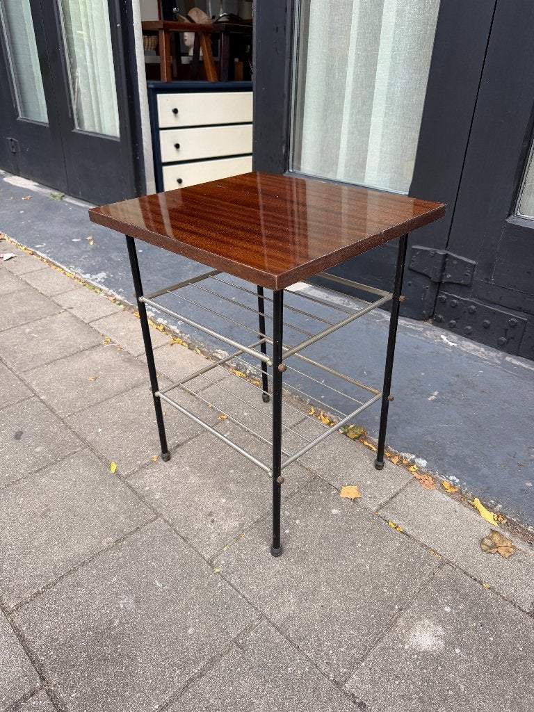 Vintage design bijzettafel, leuk voor bv platenspeler, Ophalen