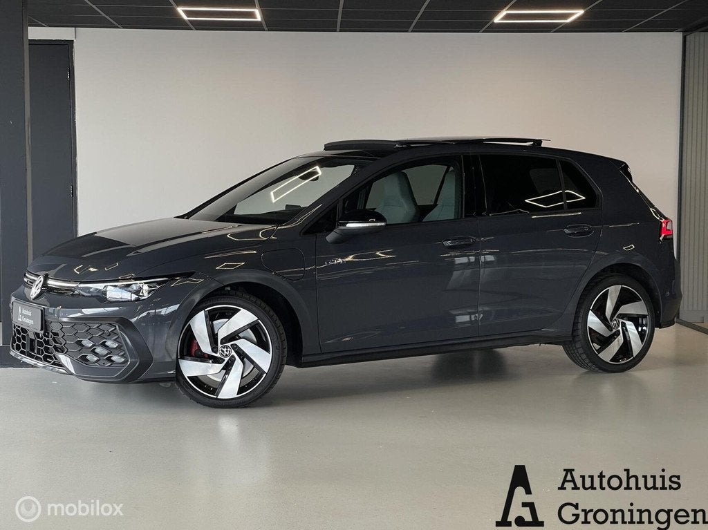 Volkswagen Golf GTE | Pano | Head-Up | Vienna Leder | Trekha, 77 km/l, Zwart, 4 cilinders, Leder