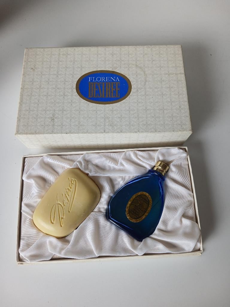RARITEIT !!! Geschenkdoos DDR  Florena Desiree eau de .., Verzenden, Nieuw, Parfumfles, Gevuld