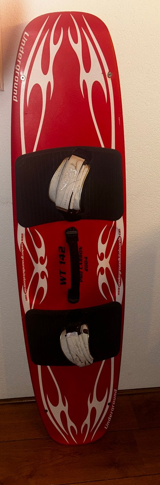 Underground WT 142 Pro Carbon 2004 Kitesurfboard, Ophalen of Verzenden, Zo goed als nieuw, Overige typen, Met vinnen