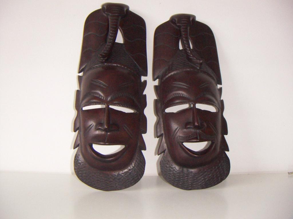 2 x Massief houten Afrikaanse maskers., Ophalen of Verzenden