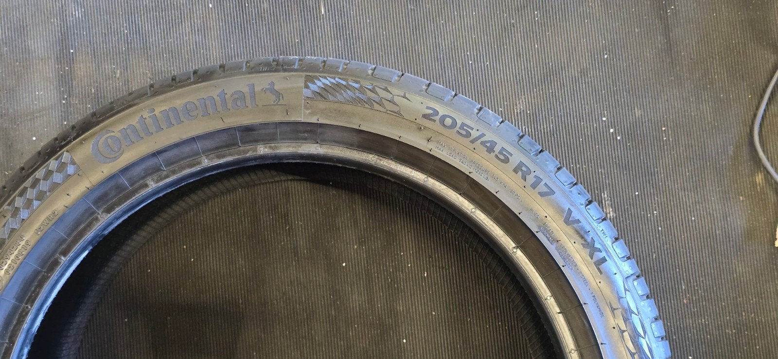 Continental Ultra Contact 205/45 R17 zomerbanden, Auto-onderdelen, Gebruikt, 17 inch, Band(en), Personenwagen