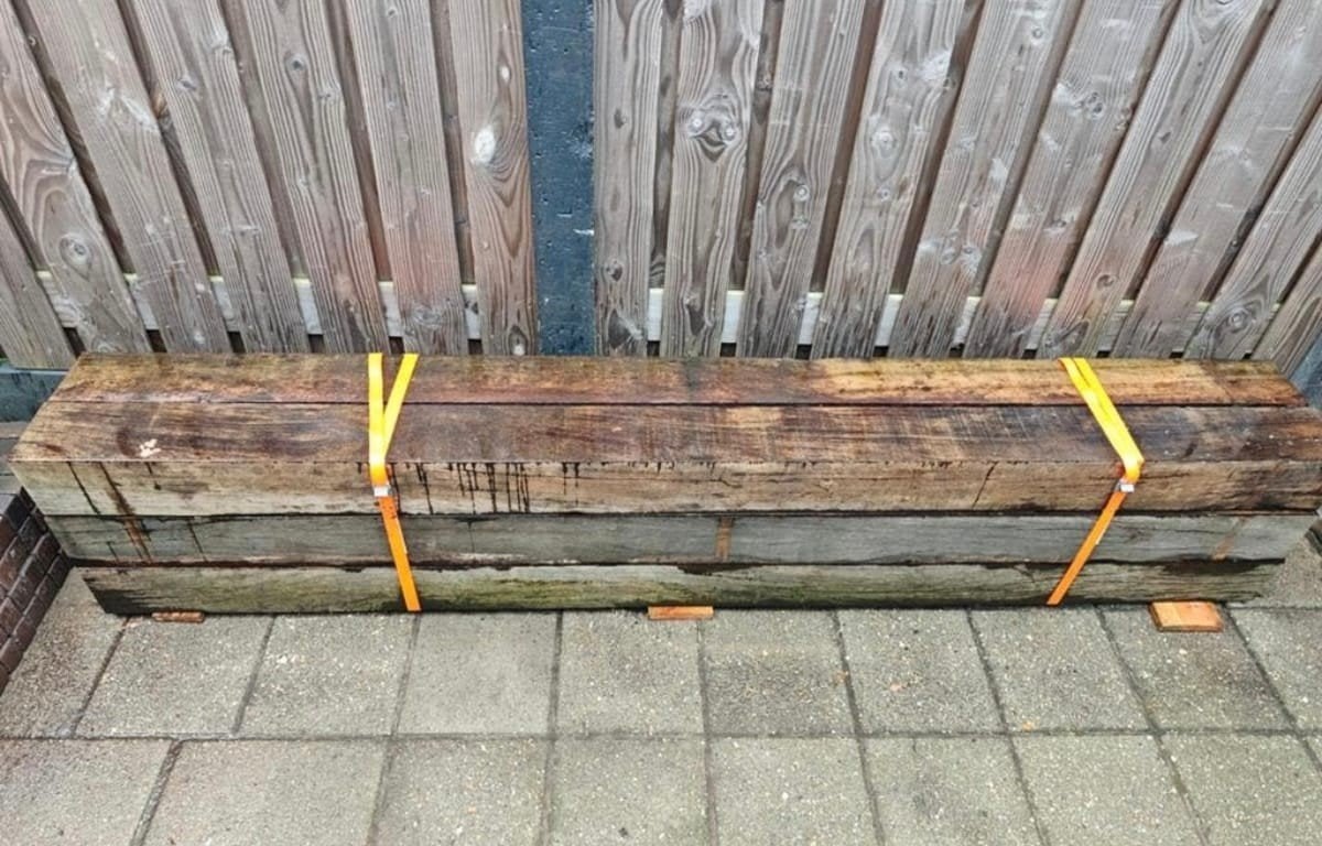 Azobe hardhouten balken 250 cm lang, 15x15 cm, Ophalen, Zo goed als nieuw, 250 tot 300 cm, 50 mm of meer