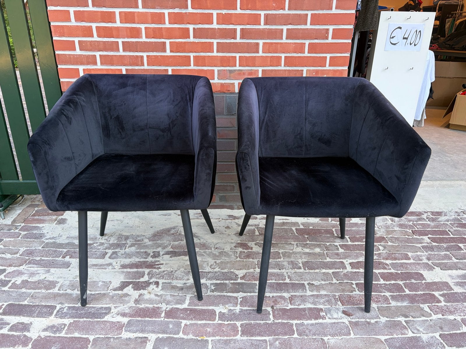 Twee zwarte fluwelen eetkamerstoelen met armleuningen, Ophalen, Twee, Zwart, Zo goed als nieuw