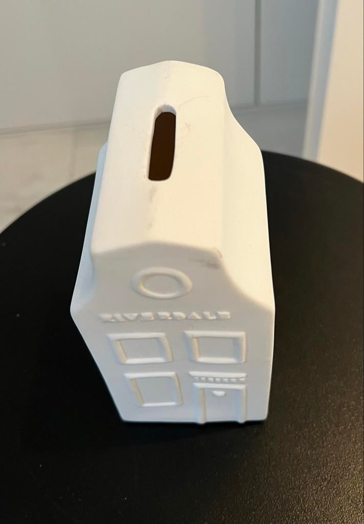 Spaarpot huisje nieuw Riverdale, Ophalen of Verzenden, Nieuw, Steen, Aardewerk of Keramiek, Object of Gebouw