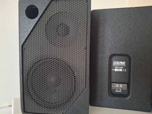 Eaw ub12se, Audio, Tv en Foto, Luidsprekers, Zo goed als nieuw, Stereo speakers, 150 watt of meer, Overige merken, Inclusief kabels