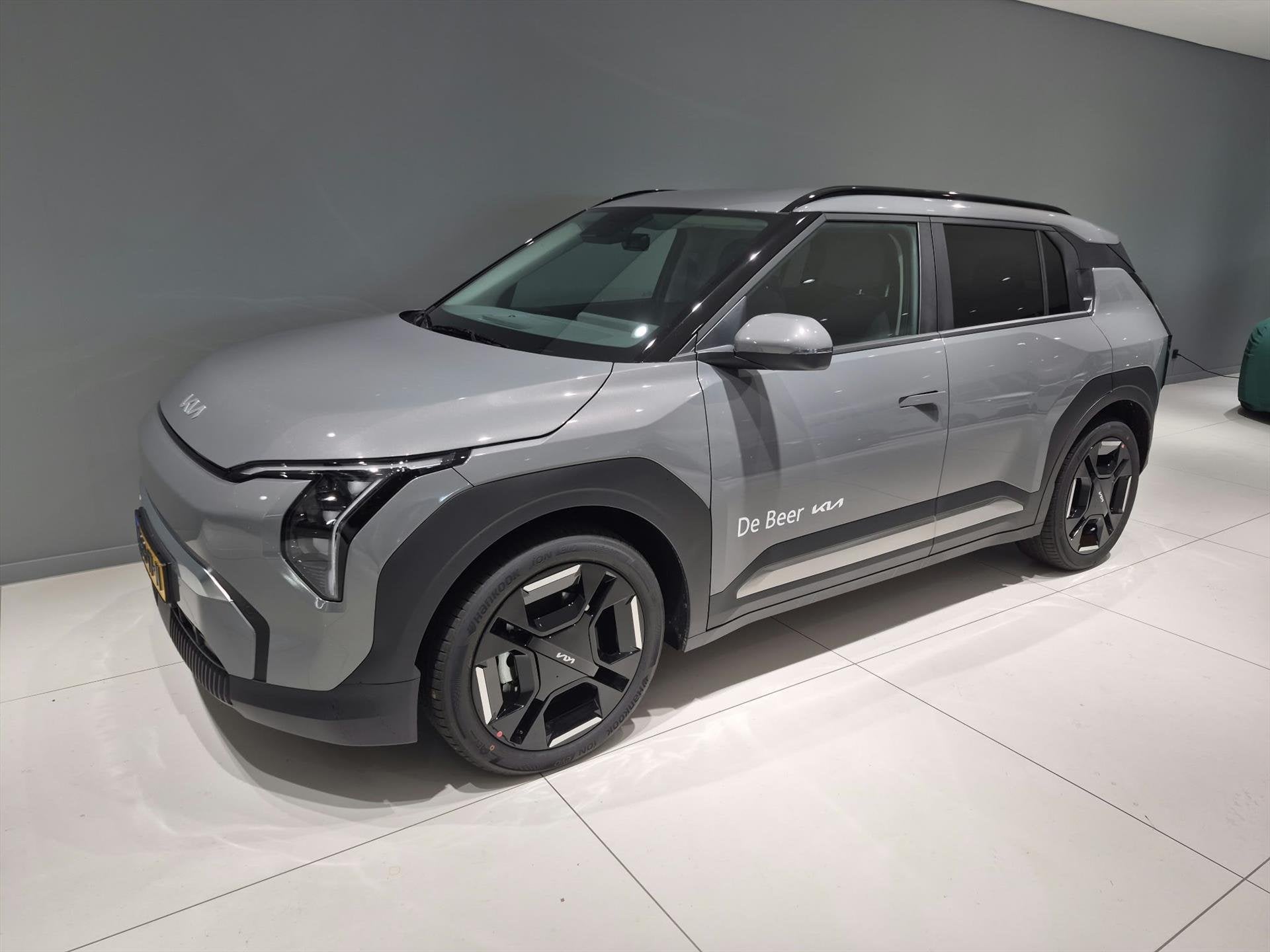 Kia Ev3 81,4 kWh 204pk Plus Navi/ Clima/ stoelv/ 19" LM, Auto's, Automaat, Stof, Gebruikt, Zwart