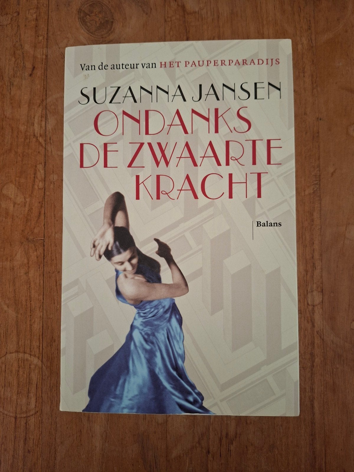 Suzanna Jansen - Ondanks de zwaartekracht, Boeken, Overige Boeken, Ophalen of Verzenden, Gelezen, Suzanna Jansen
