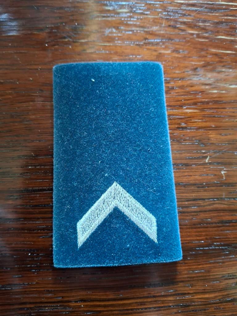 Litouwse Politie Ranginsigne - Enkele Chevron, Ophalen of Verzenden, Overige soorten, Overige gebieden, Embleem of Badge