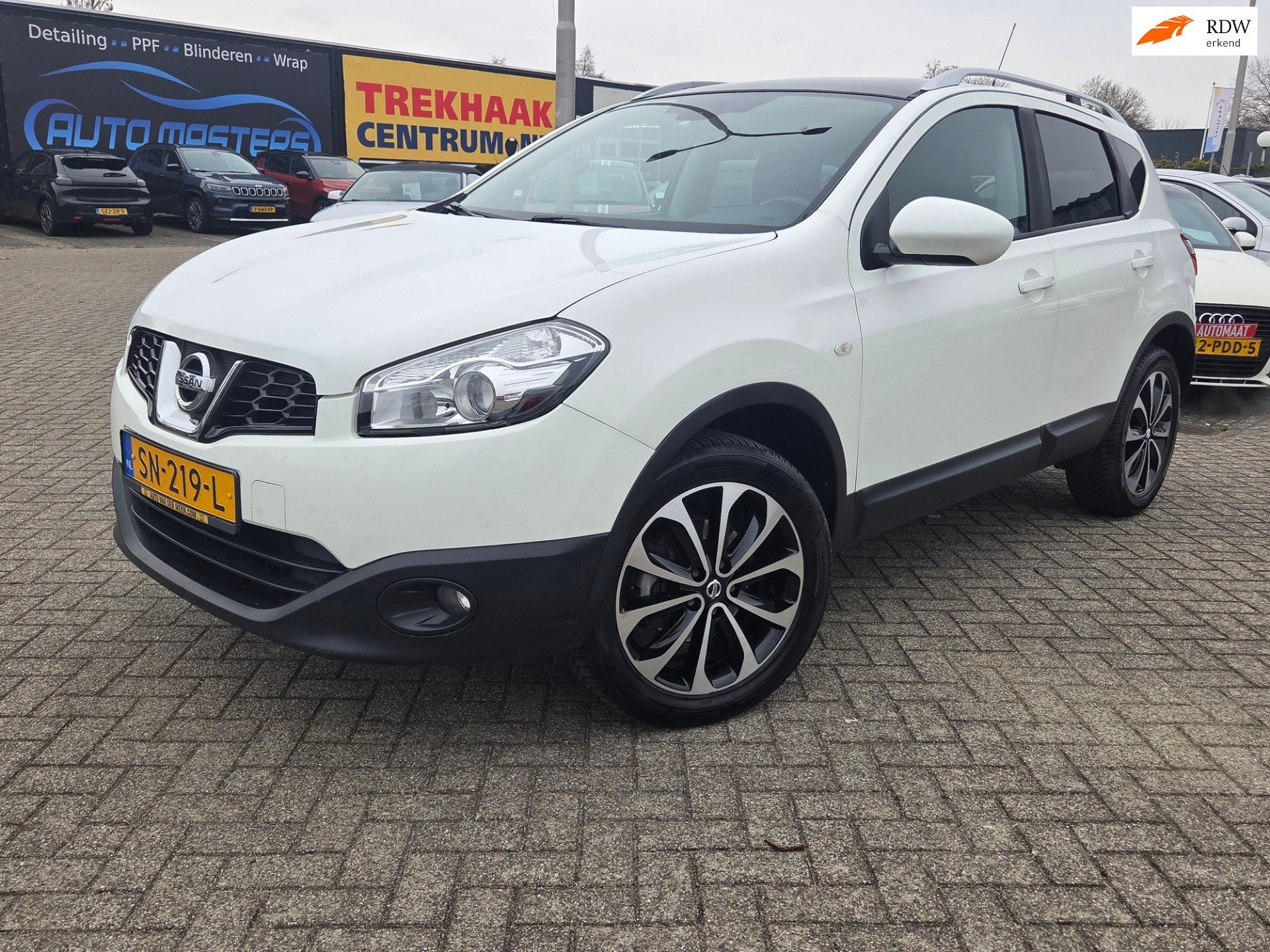 Nissan Qashqai 2.0 Connect Edition/CAMERA/PANORAMA/VOL OPTIE, Euro 5, Gebruikt, 4 cilinders, Wit