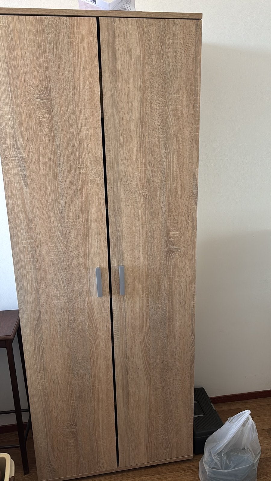 Houten kast met twee deuren en planken, Ophalen, Gebruikt