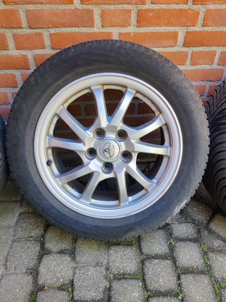 Toyota Prius + wagon plus velgen 16 inch goede ban, Ophalen of Verzenden, Toyota