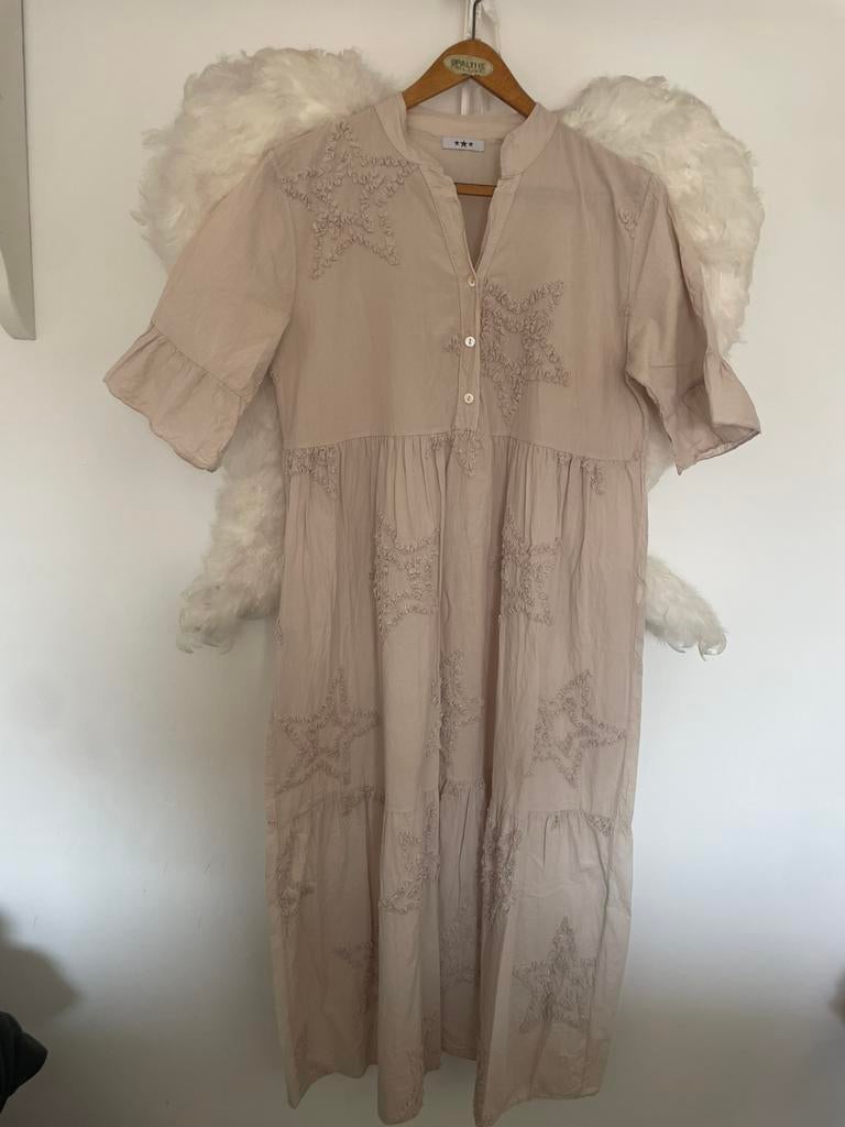 Leuke beige jurk met sterren, Ophalen of Verzenden, Zo goed als nieuw, Beige, Onder de knie
