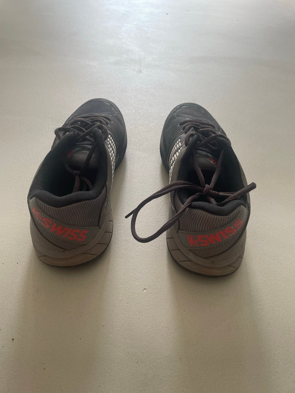 K-swiss tennisschoenen maat 42, Kleding | Heren, Schoenen, Overige kleuren, Sportschoenen, Ophalen of Verzenden, Zo goed als nieuw