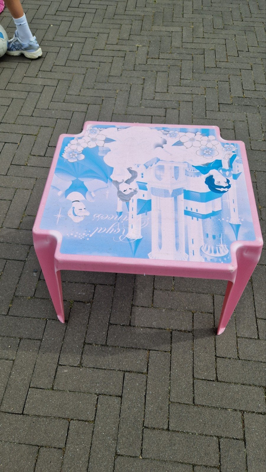 Tuintafel frozen, Ophalen, Stoel(en)