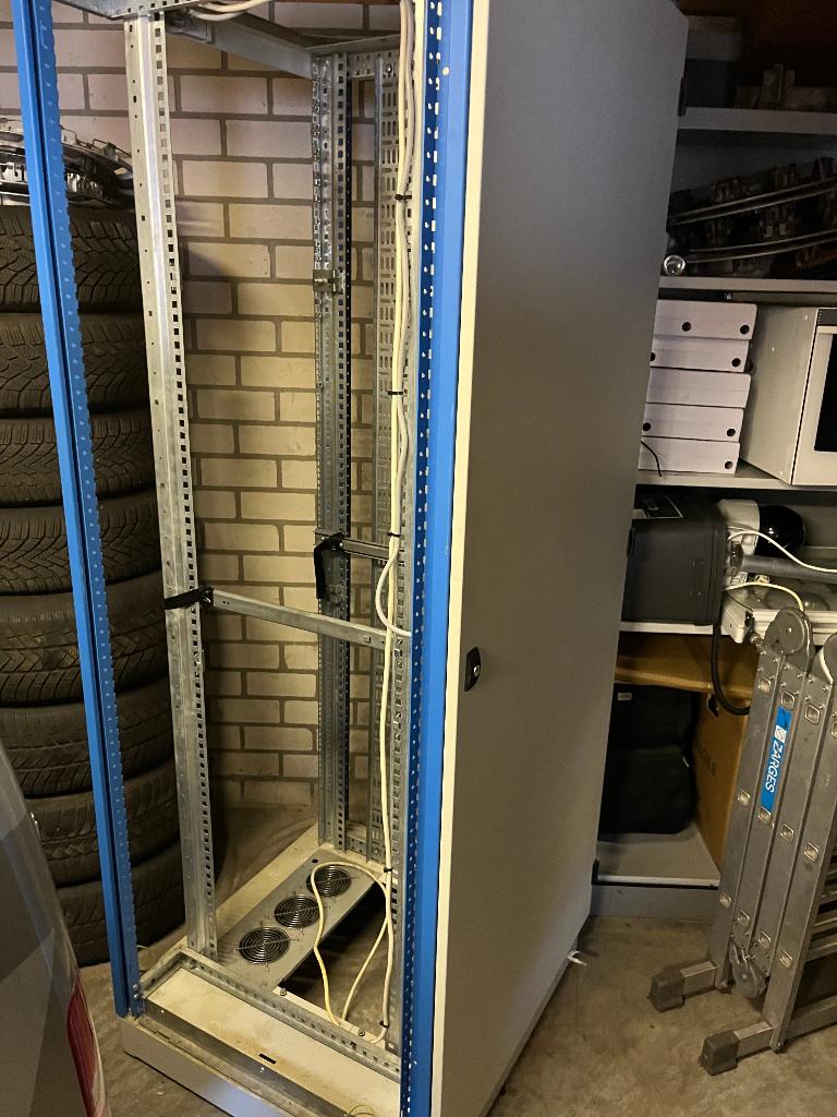 Patchkast - Serverkast, Ophalen, Gebruikt, Glas, Plaatstaal