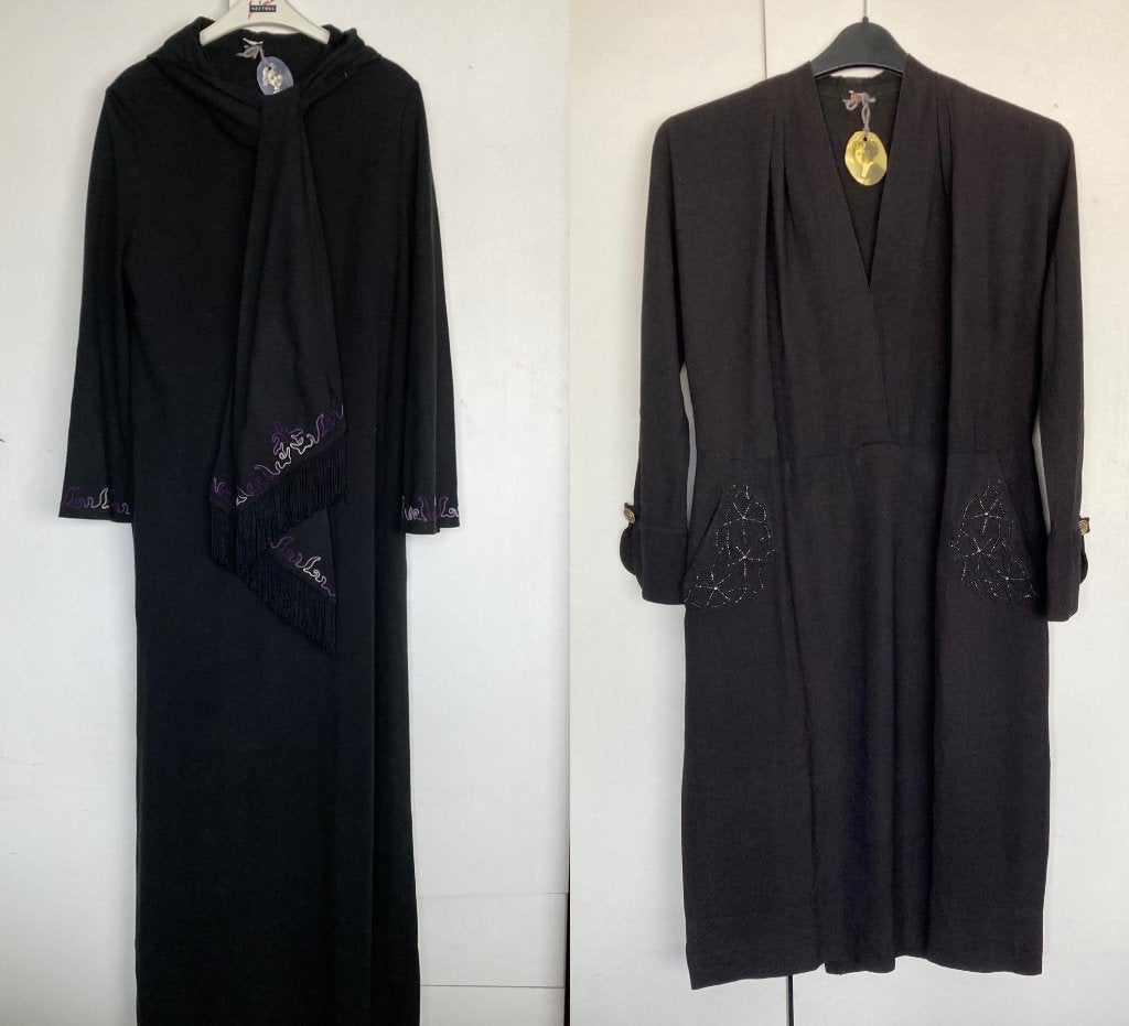 Antieke zwarte jurk - jurken / 1x lang - 1x kort, Antiek en Kunst, Ophalen of Verzenden, Dames, Vintage antiek oud
