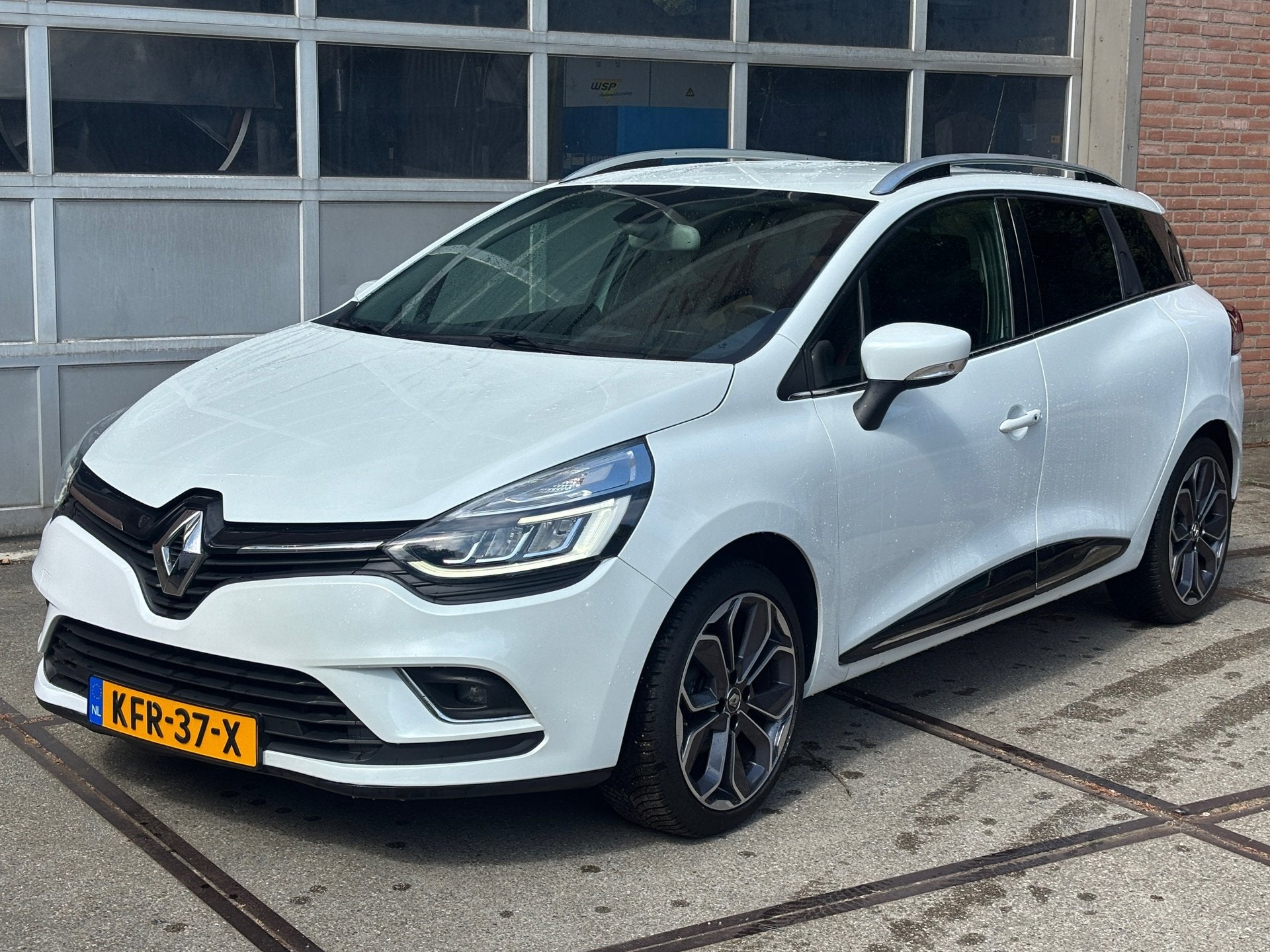 Renault Clio Estate 0.9 TCe Intens,NAVI,STOEL VERW,FULL LED,, Auto's, Renault, Voorwielaandrijving, 898 cc, Gebruikt, Zwart