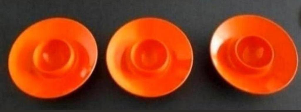 Drie retro eierdopjes Esma Oranje, Ophalen of Verzenden, Zo goed als nieuw, Overige stijlen, Overige typen