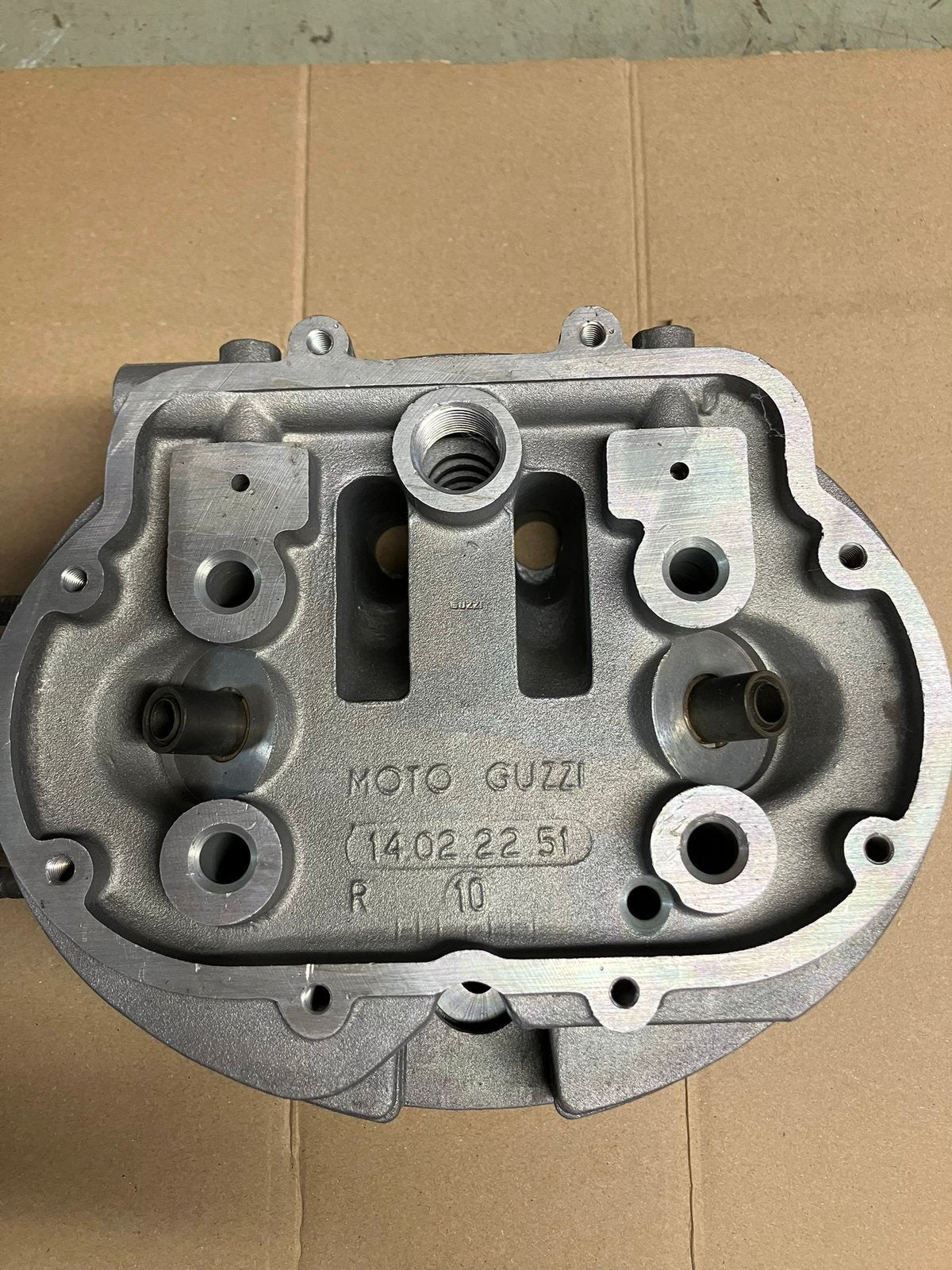 Moto Guzzi Le Mans nieuwe linker cilinderkop, Motoren, Ophalen of Verzenden, Nieuw