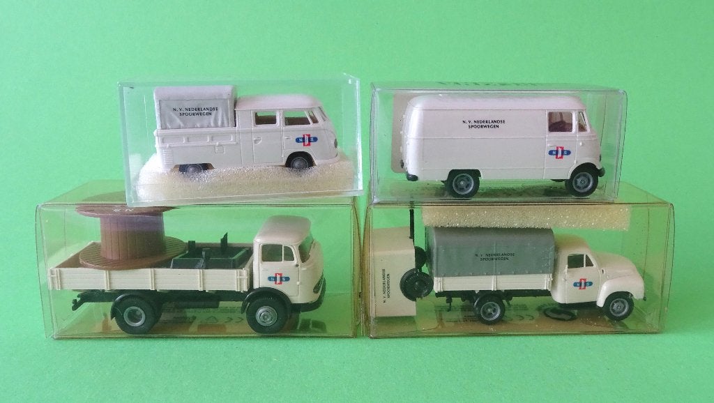 Brekina Setje NS VWbus Opel blitz 2 x Mercedes, Hobby en Vrije tijd, Modelauto's | 1:87, Ophalen of Verzenden, Zo goed als nieuw