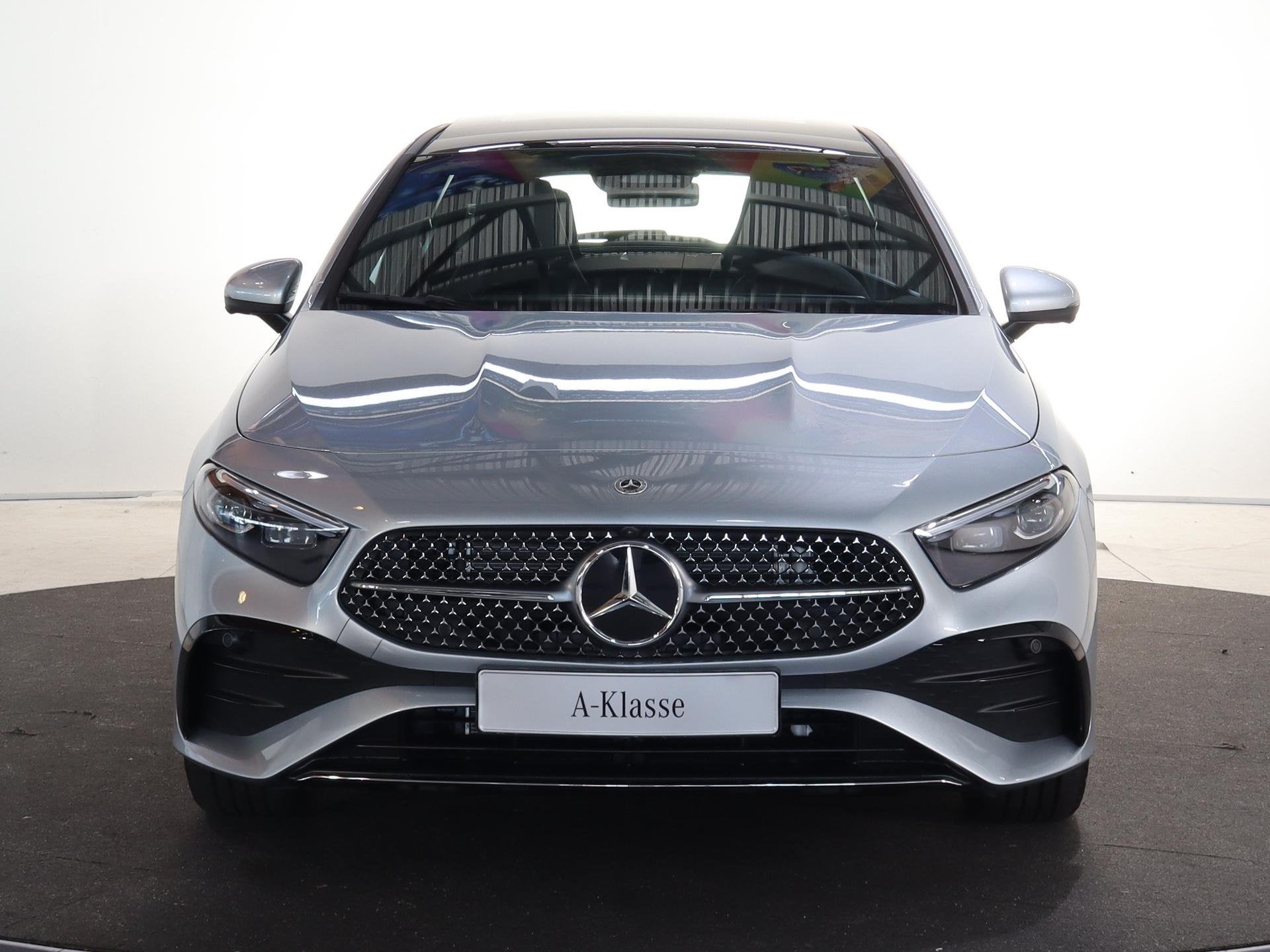 Mercedes-Benz A-klasse 250e Business Solution AMG | Panorama, Auto's, Mercedes-Benz, 4 cilinders, 163 pk, Plug-in hybride, Bedrijf